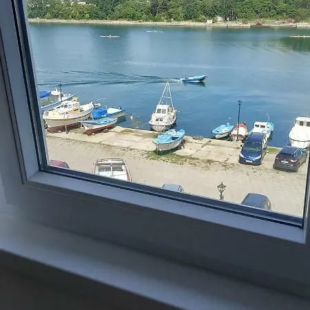 къща за гости весела